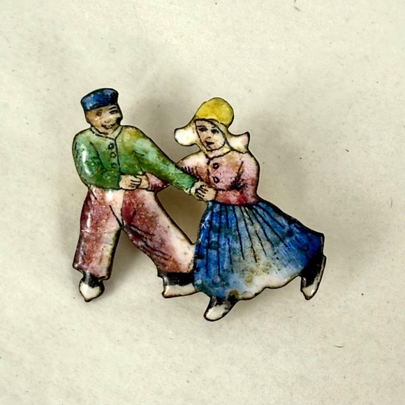 Antique Enamel Pin Holland Dutch Boy and Girl Dancing Made in Czechoslovakia - Picture 7 of 8